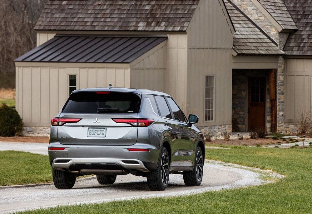 Mitsubishi Outlander 2022 - фото 11