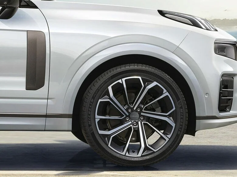 Lynk&Co 09 - фото 3