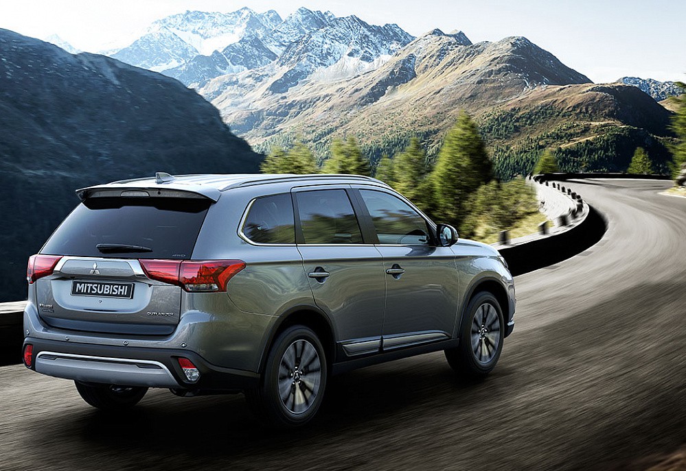 Mitsubishi Outlander - фото 6