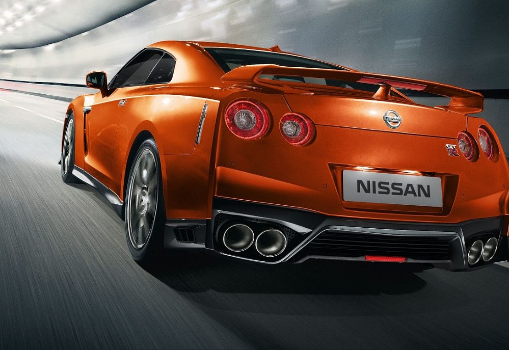 Nissan GT R - фото 4