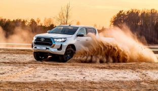 Toyota Hilux 2020 - фото 3