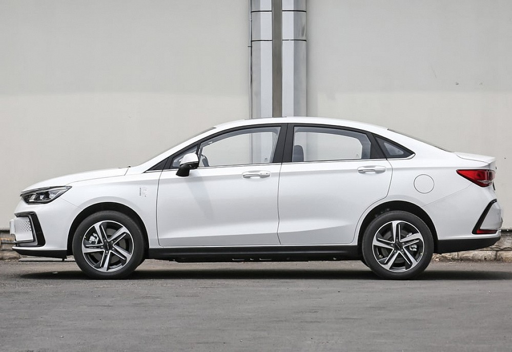 Baic EU5 - фото 5