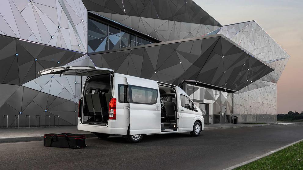 Toyota Hiace - фото 4