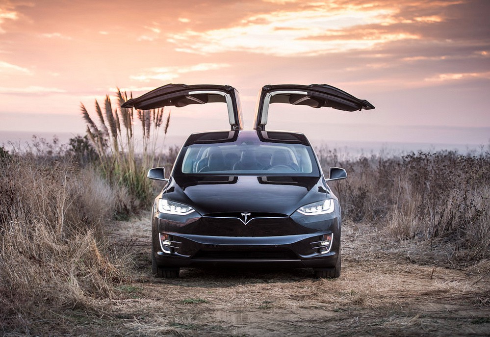 Tesla Model X - фото 8