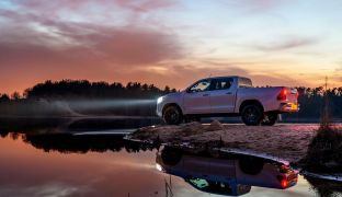 Toyota Hilux 2020 - фото 7
