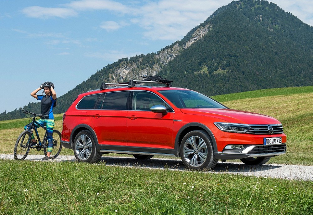 Volkswagen Passat Alltrack - фото 7