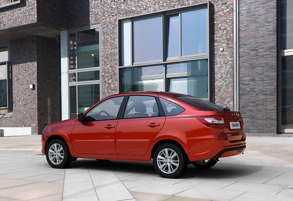 Lada Granta Liftbek - фото 2