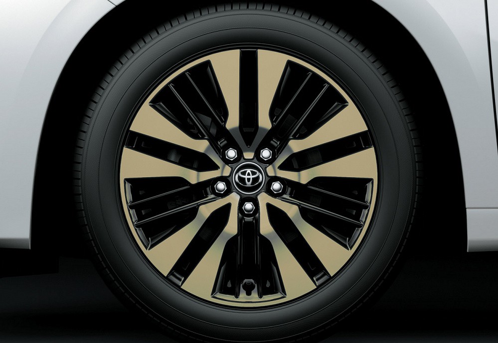 Toyota Alphard - фото 12