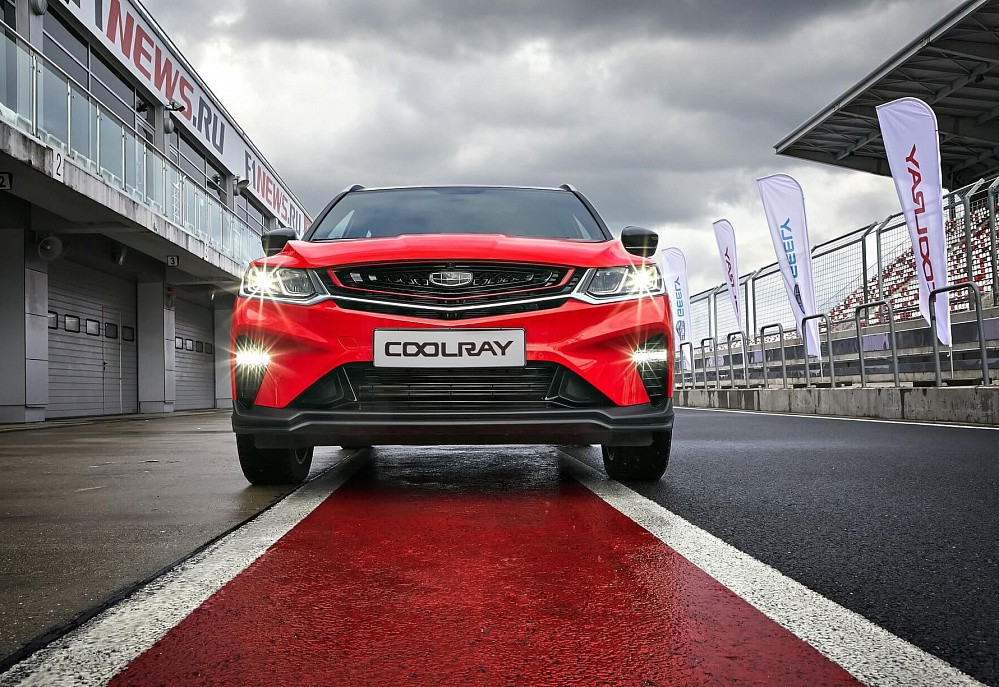 Geely Coolray - фото 10