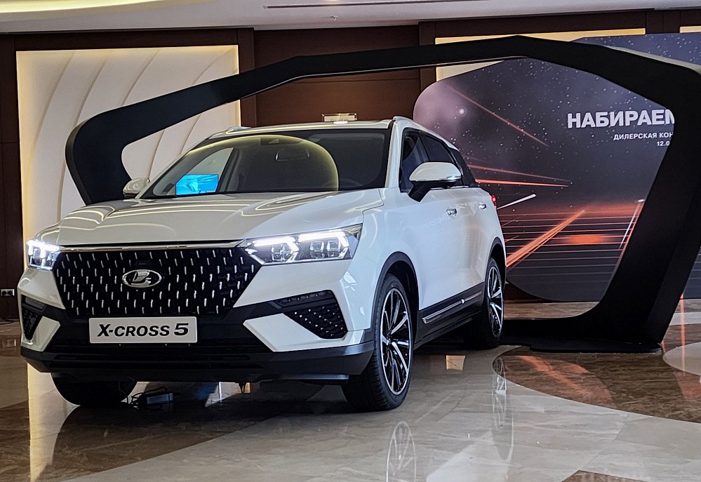 Lada X-Cross 5 - фото 1