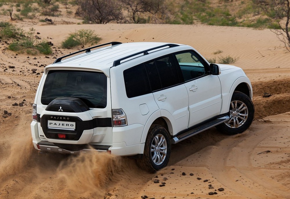 Mitsubishi Pajero - фото 1