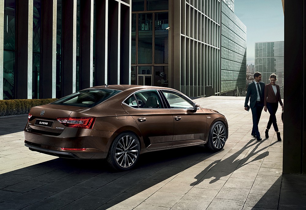 Skoda Superb - фото 8