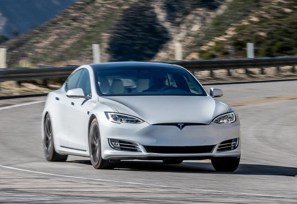 Tesla Model S - фото 3