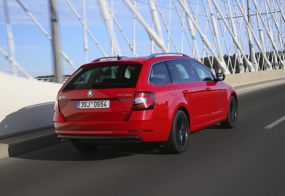 Skoda Octavia Combi - фото 3